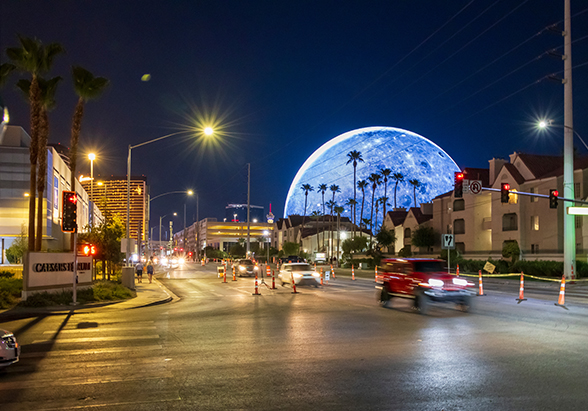Mit 112 Meter Höhe und 157 Meter Breite ist „The Sphere“ die größte Kugelkonstruktion der Welt. Bildnachweis: Marcus Jones - stock.adobe.com